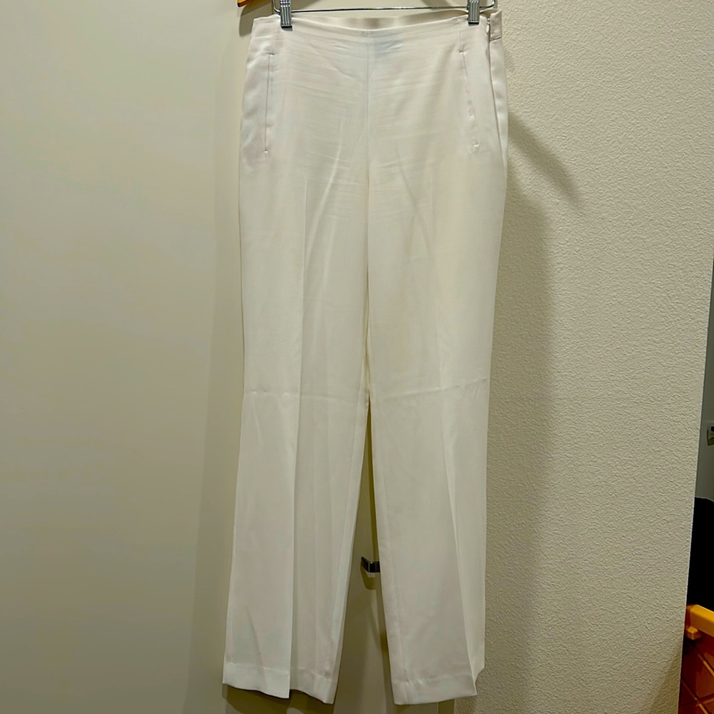 Ivory size 6 pants. Zipper on side with front look like pockets